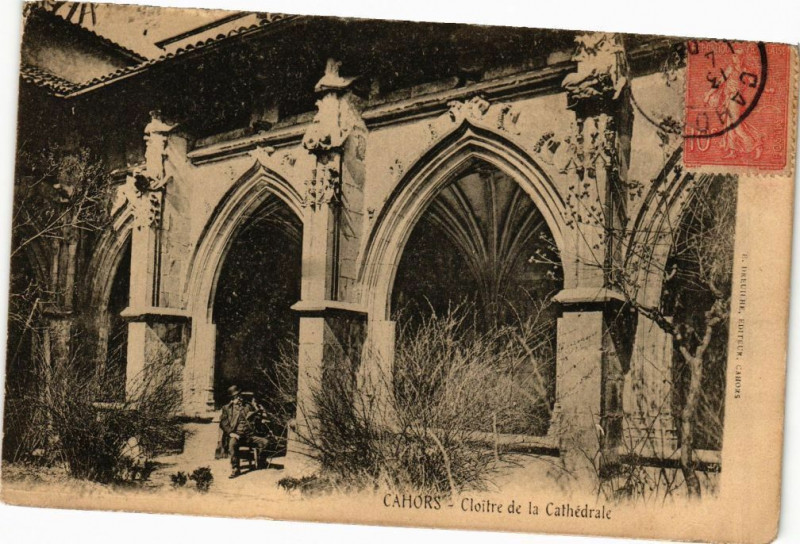 Carte postale ancienne Cahors-Cloitre de la Cathédrale à Cahors
