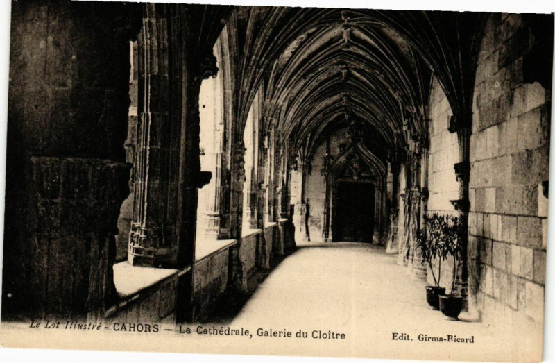 Carte postale ancienne Le Lot Illustre - Cahors - La Cathédrale Galerie du Cloitre à Cahors