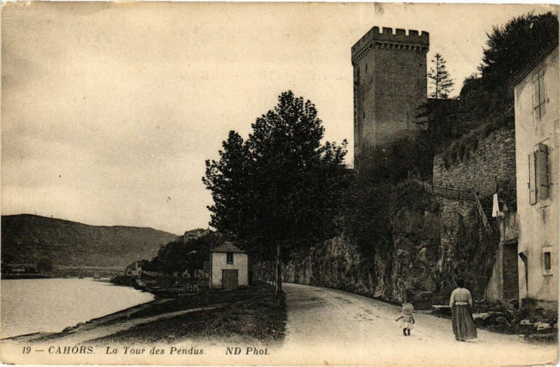 Carte postale ancienne Cahors - La Tour des Pendus à Cahors
