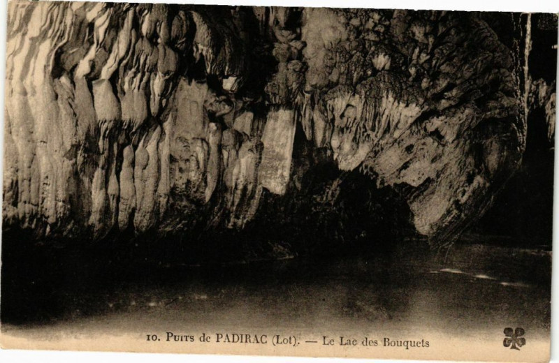 Carte postale ancienne Puits de Padirac - Le Lae des Bouquets à Padirac