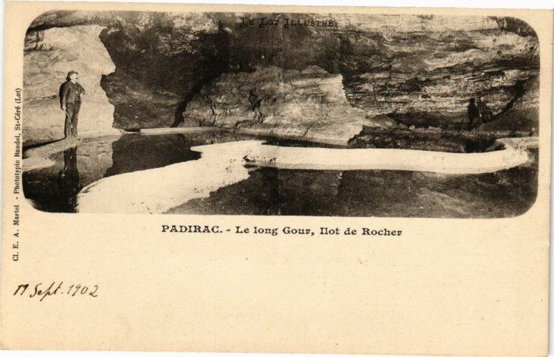 Carte postale ancienne Padirac - Le long Gour Ilot de Rocher à Padirac