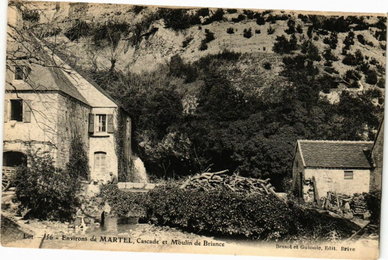 Carte postale ancienne Env. de Martel Cascade et Moulin de Briance à Martel