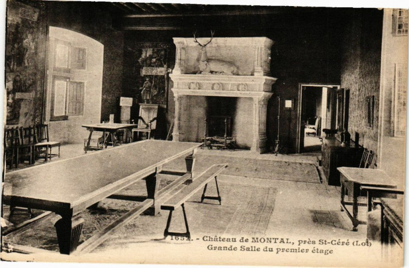 Carte postale ancienne Chateau de Montal pres Saint-Cere - Grande Salle du premier etage à Saint-Céré