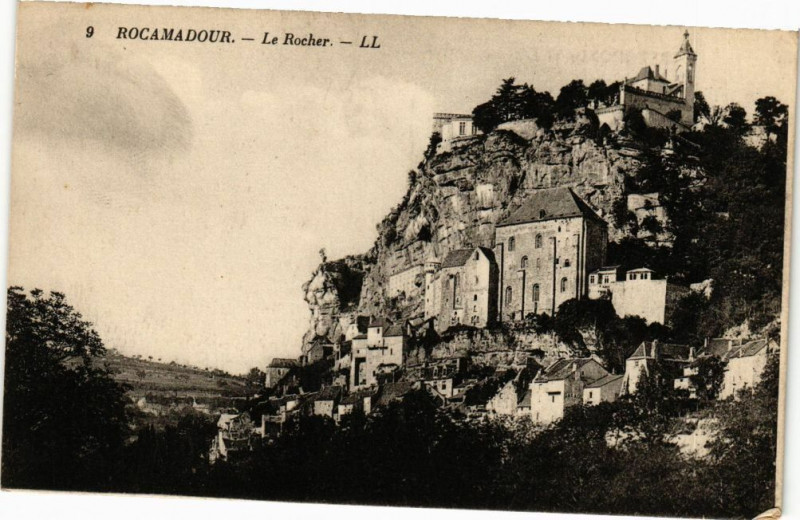 Carte postale ancienne Rocamadour - Le Rocher à Rocamadour