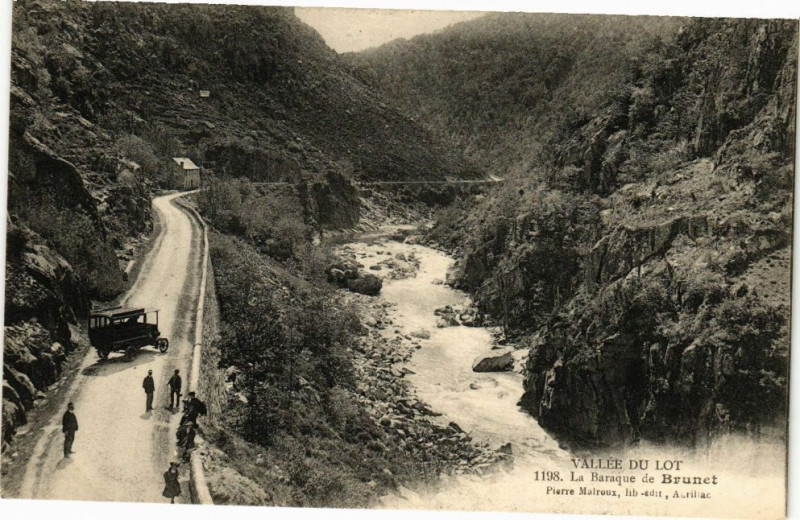 Carte postale ancienne Vallée du Lot - La Baraque de Brunet