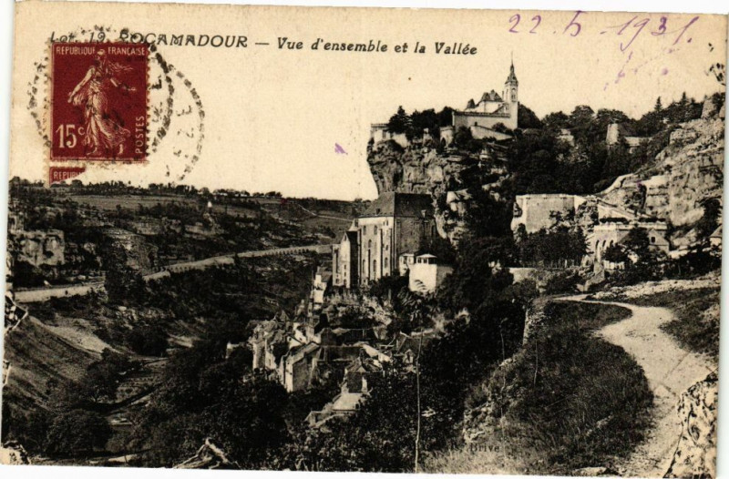 Carte postale ancienne Rocamadour - Vue d'ensemble et la Vallée à Rocamadour