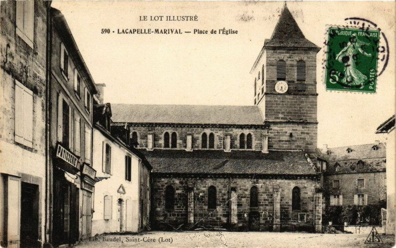 Carte postale ancienne Le Lot Illustre - Lacapelle-Marival - Place de l'Eglise à Lacapelle-Marival