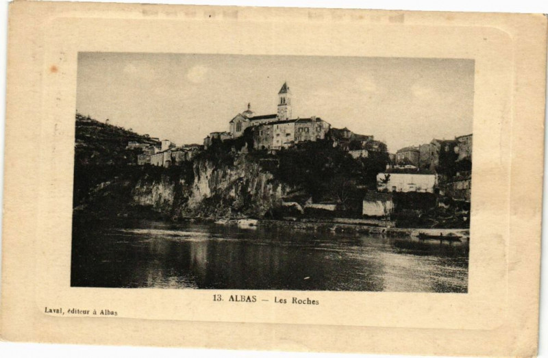 Carte postale ancienne Albas - Les Roches à Albas