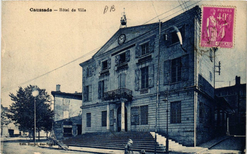Carte postale ancienne Caussade Hotel de Ville à Caussade