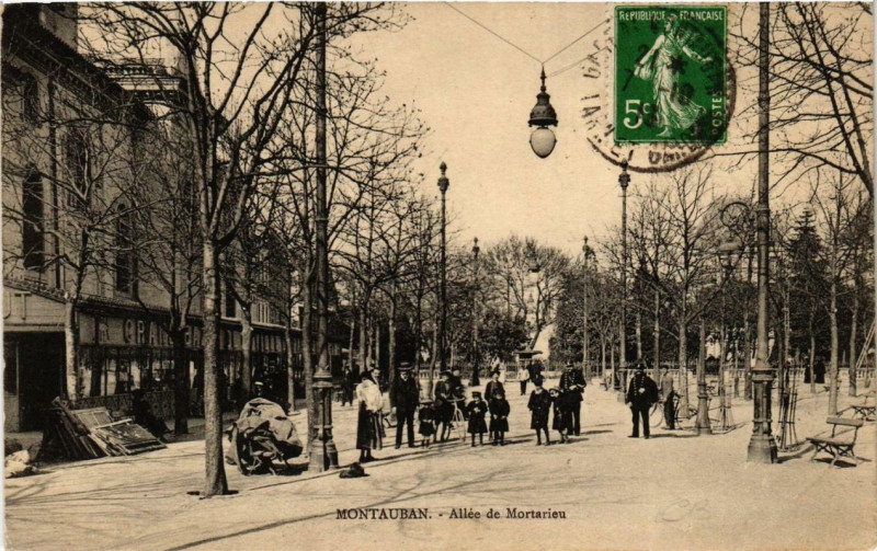 Carte postale ancienne Montauban Allée de Mortarieu à Montauban