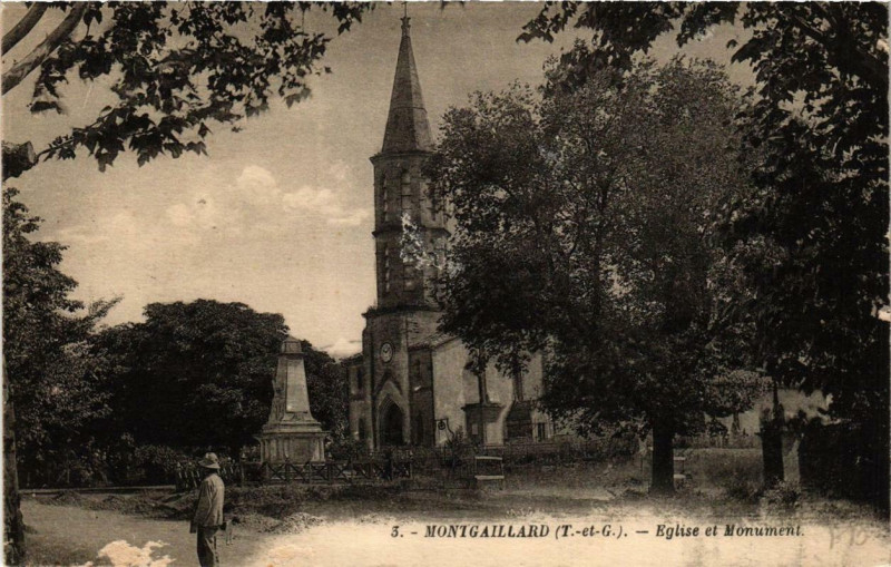 Carte postale ancienne Montgaillard Eglise et Monument à Montgaillard