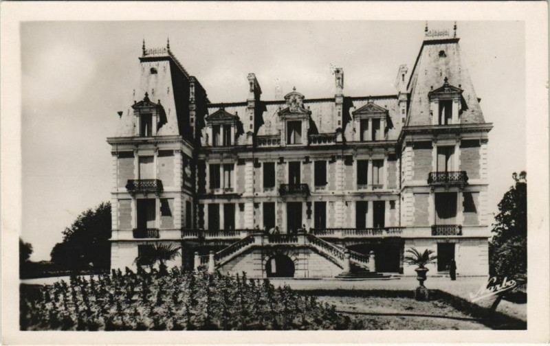 Carte postale ancienne Realville Le Foyer des Indirectes France à Réalville