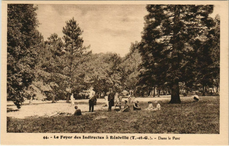 Carte postale ancienne Realville dans le parc France à Réalville