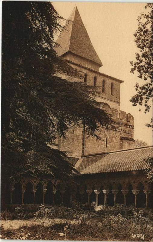 Carte postale ancienne Abbaye de Moissac ,Son cloitre et son clocher fortifie France à Moissac