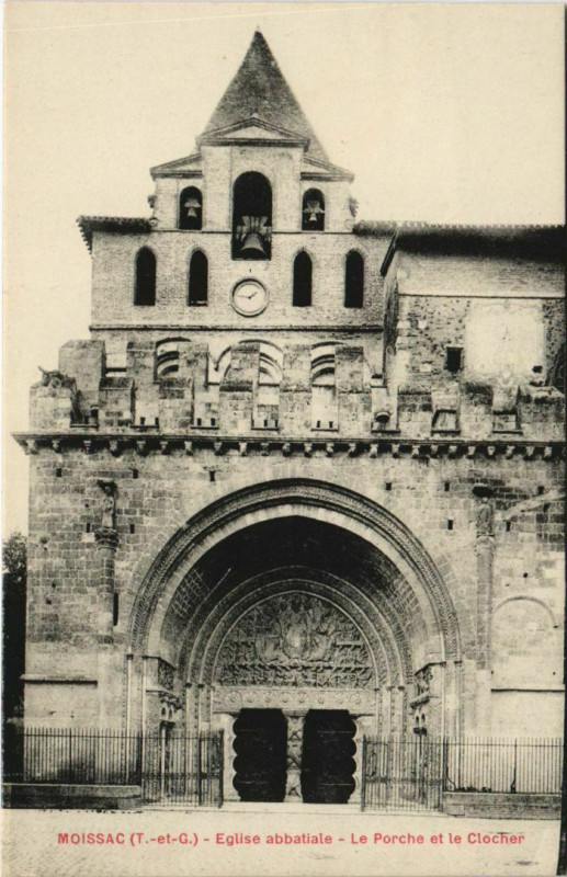 Carte postale ancienne Moissac Eglise abbatiale ,Le Porche et le Clocher France à Moissac