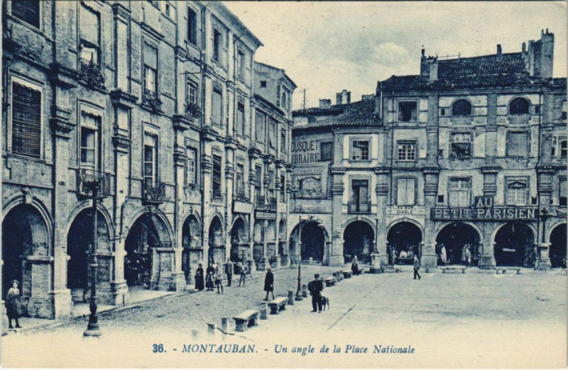 Carte postale ancienne Montauban Un angle de la Place Nationale France à Montauban