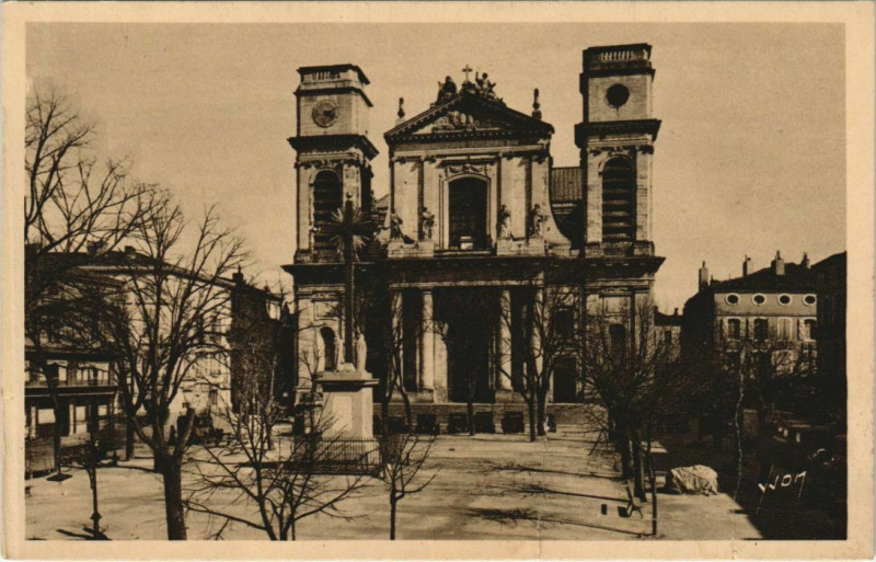 Carte postale ancienne Montauban La Cathedrale France à Montauban