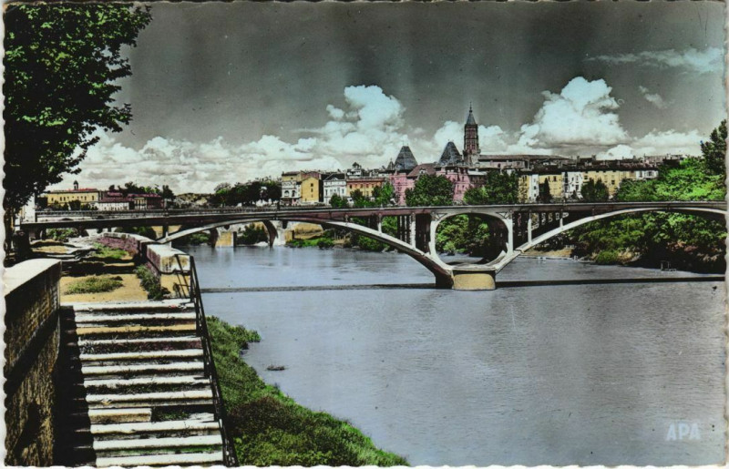Carte postale ancienne Montauban Les Deux Ponts France à Montauban