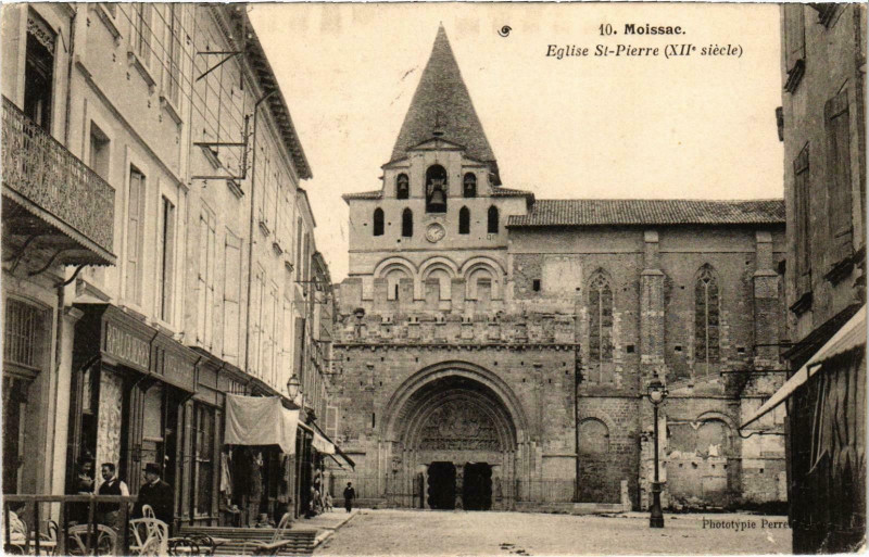 Carte postale ancienne Moissac Eglise Saint-Pierre à Moissac