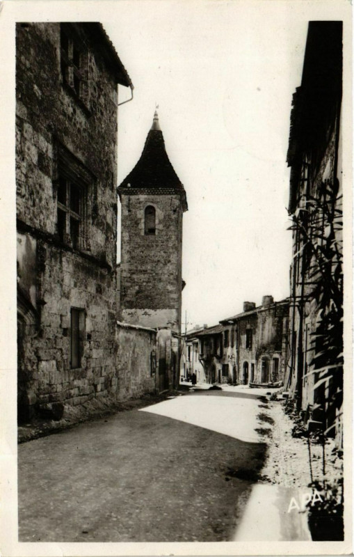 Carte postale ancienne Lazuerte Gendarmerie maisons historique