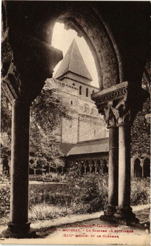 Carte postale ancienne Tarn-et-Garonne - Moissac - Le Cloitre de Saint-Pierre à Moissac
