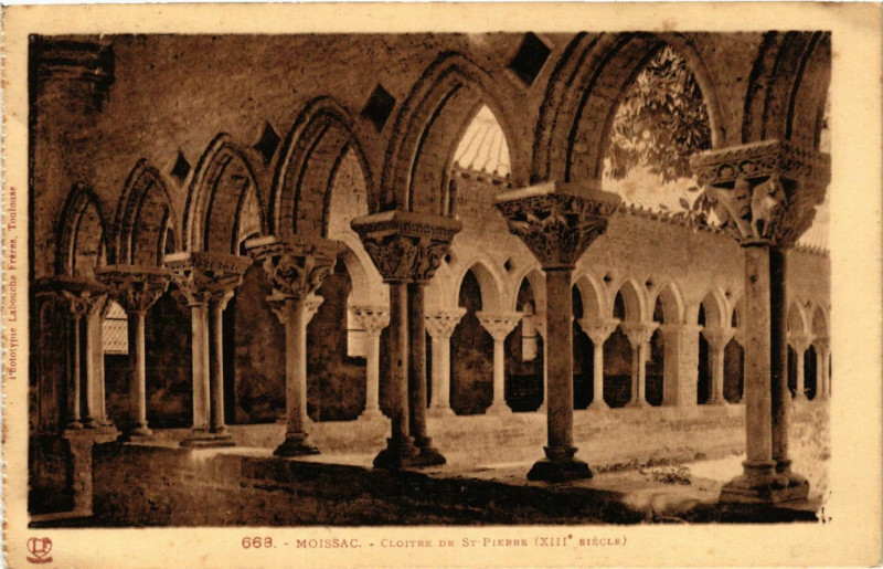 Carte postale ancienne Moissac - Cloitre de Saint-Pierre (Xiii siecle) à Moissac