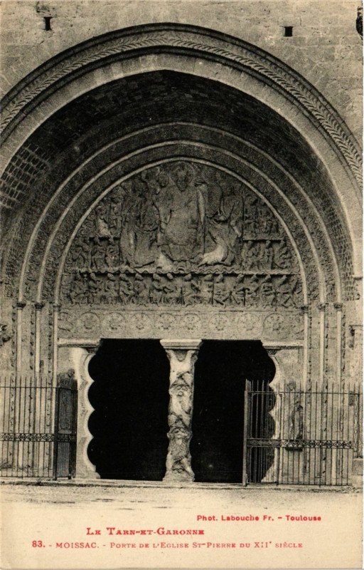 Carte postale ancienne Le Tarn-et-Garonne Moissac Porte de l'Eglise Saint-Pierre du Xii s à Moissac