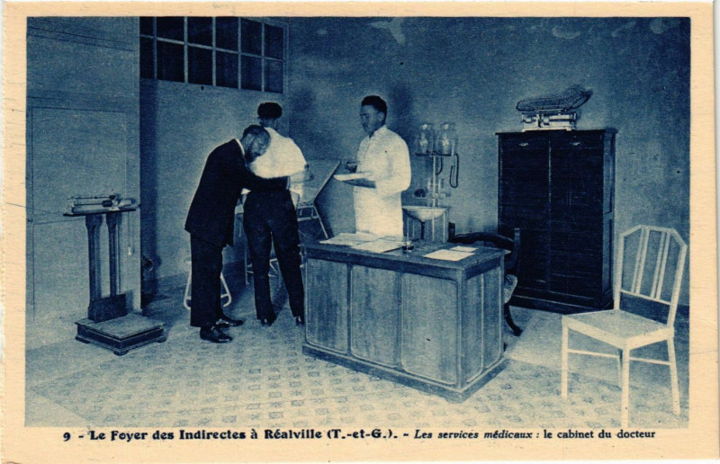 Carte postale ancienne Le Foyer des Indirectes a Realville (T.-et-G.) - Les services à Réalville