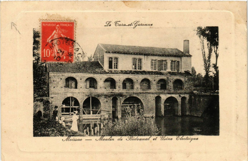 Carte postale ancienne Le Tarn-et-Garonne-Moissac Moulin de Bidounal et Usine Electrique à Moissac