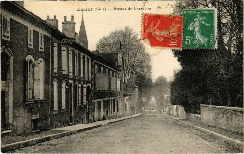 Carte postale ancienne Eauze - Avenue de Cazaubon à Eauze