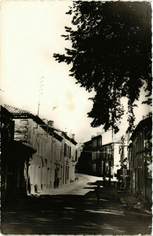 Carte postale ancienne Auch - La Rue à Auch