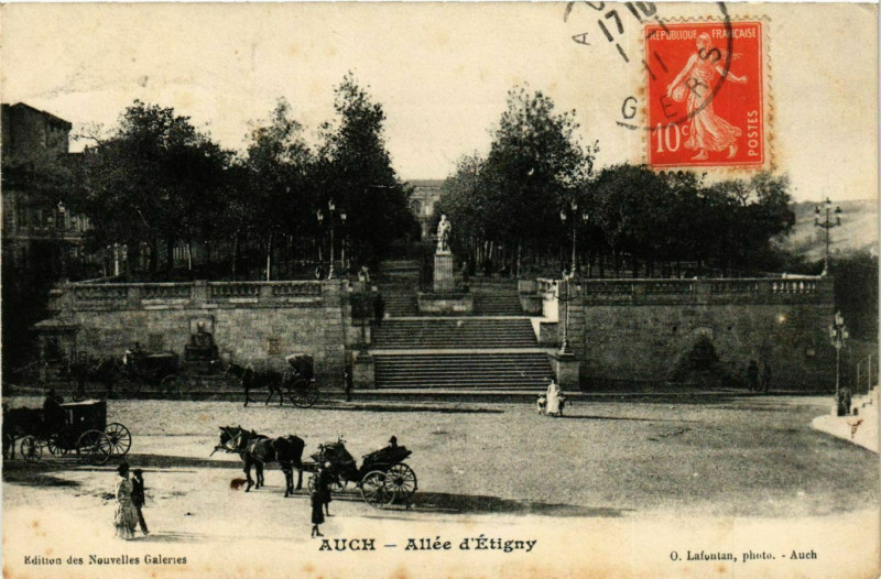 Carte postale ancienne Auch - Allée d'Etigny à Auch