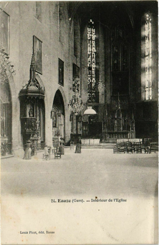 Carte postale ancienne Eauze - Intérieur de l'Eglise à Eauze