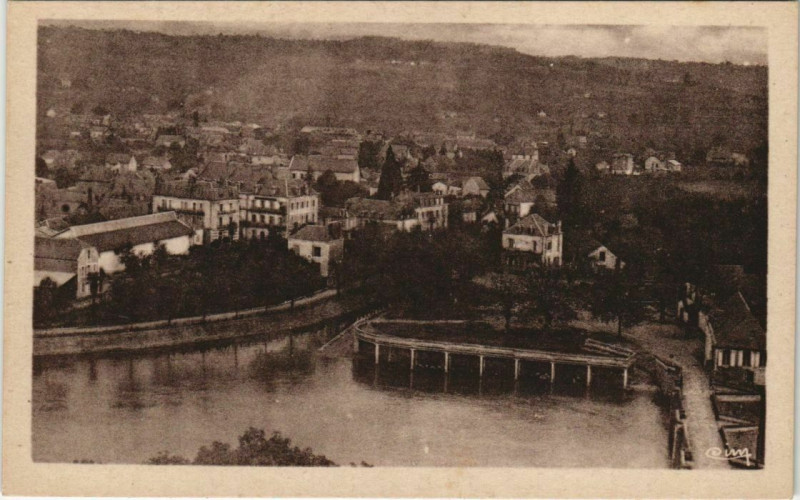 Carte postale ancienne Terrasson - Panorama sur la Rive Droite