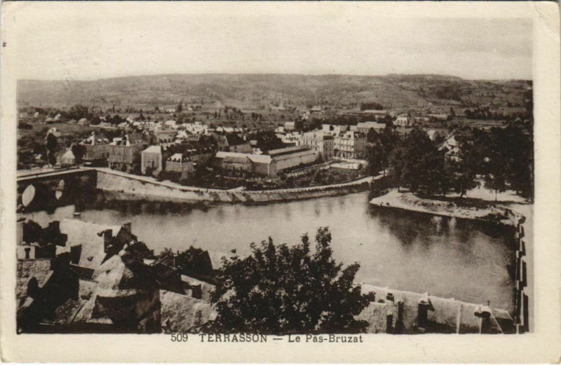 Carte postale ancienne Terrasson - Le Pas-Bruzat