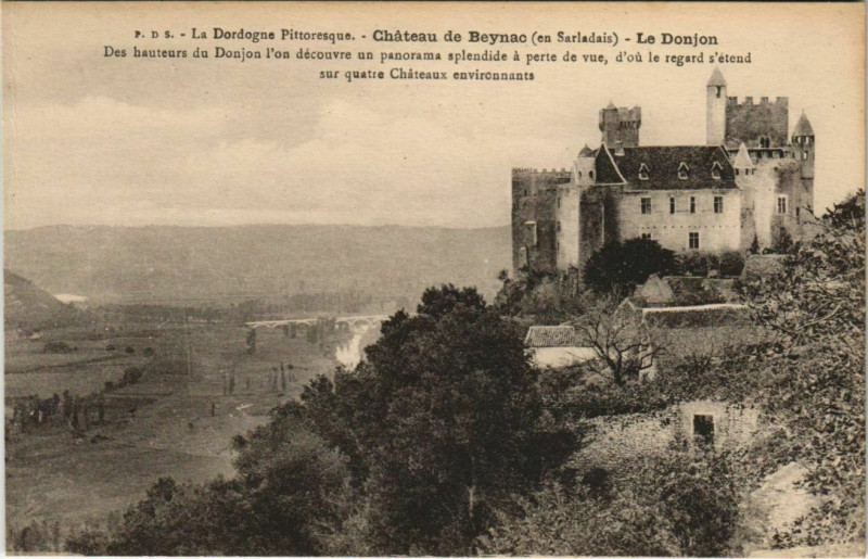 Carte postale ancienne Chateau de Beynac - Le Donjon