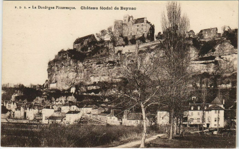Carte postale ancienne Chateau Feodal de Beynac