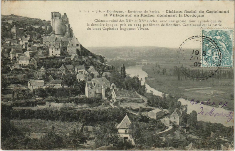 Carte postale ancienne Chateau Feodal de Castelnaud et Village