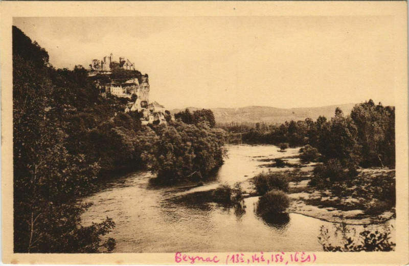 Carte postale ancienne Le Chateau de Beynac - Vallee de la Dordogne