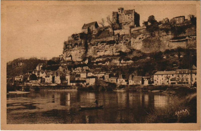 Carte postale ancienne Chateau Feodal de Beynac