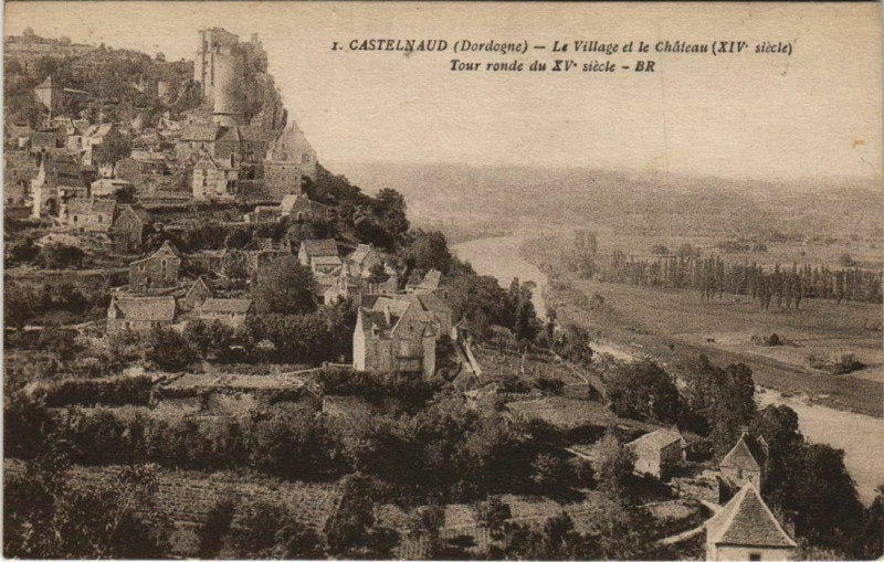 Carte postale ancienne Castelnaud - Le Village et le Chateau