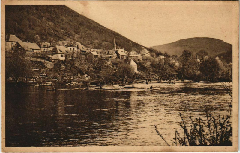 Carte postale ancienne Spontour - Route Tulle-Mauriac - Tourisme Nautique - Canoes