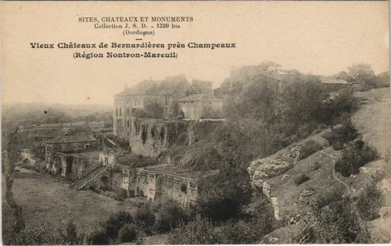 Carte postale ancienne Vieux Chateaux de Bernardieres pres Champeaux