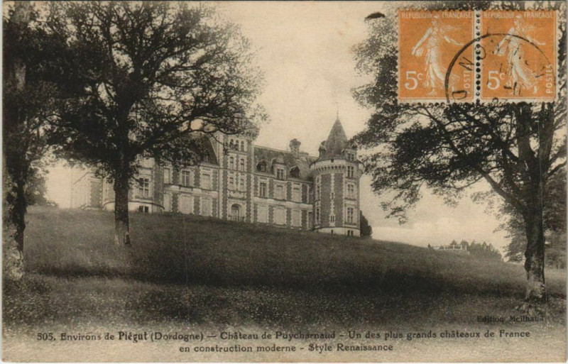 Carte postale ancienne Environs de Piegut - Chateau de Puycharnaud