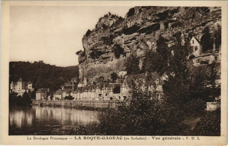 Carte postale ancienne La Roque Gageac - En Sarladais - Vue Generale à La Roque-Gageac