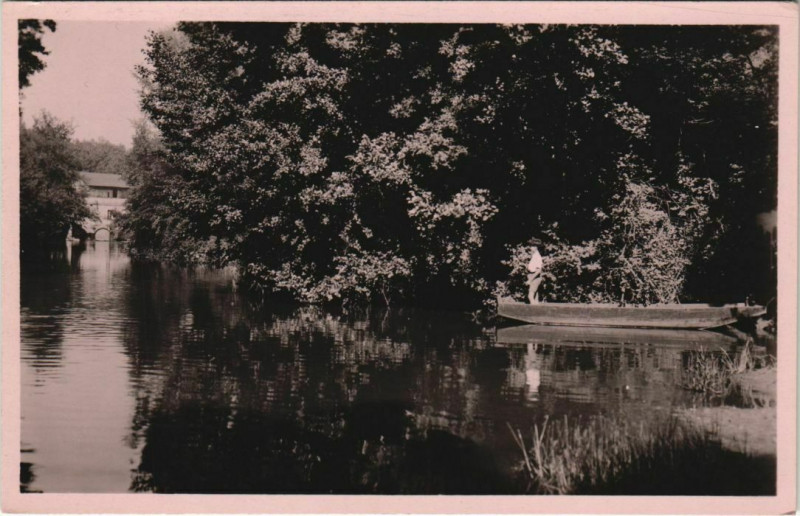 Carte postale ancienne Montpon-sur-l'Isle - L'Isle Calme et Tranquille