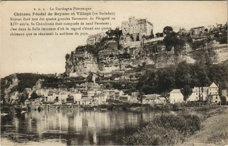 Carte postale ancienne Chateau Feodal de Beynac et Village