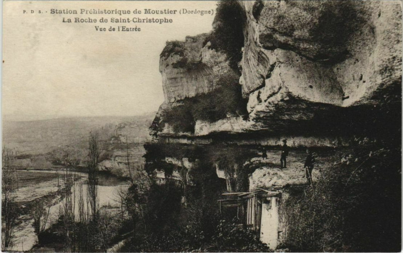 Carte postale ancienne Station Prehistorique de Moustier - La Roche de Saint-Christophe