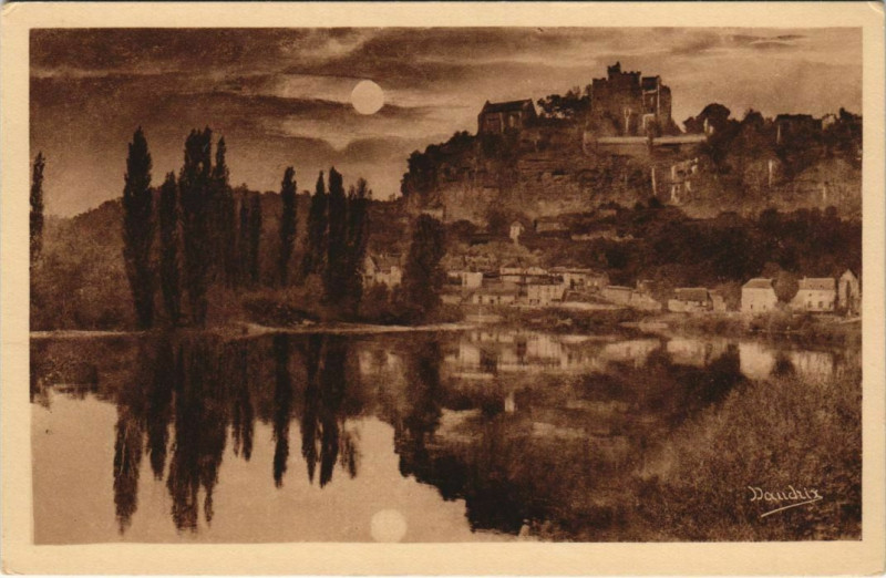 Carte postale ancienne Chateau Feodal de Beynac et Village - Clair de Lune