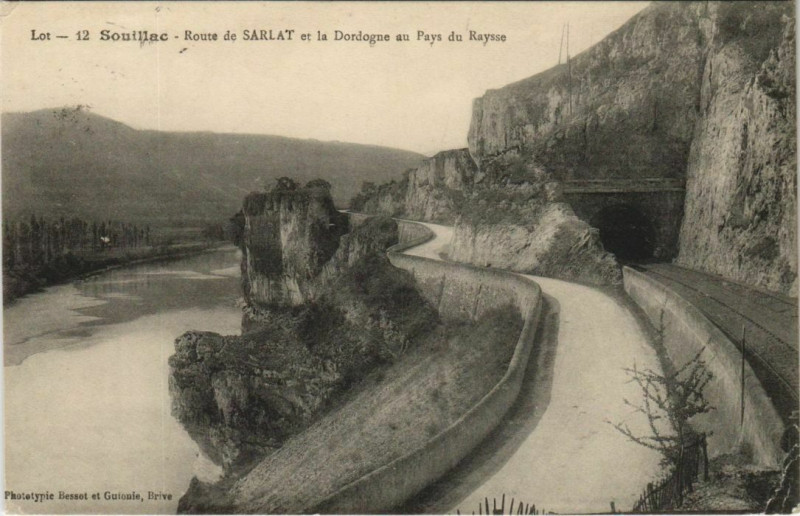 Carte postale ancienne Souillac - Route de Sarlat et la Dordogne au Pays du Raysse